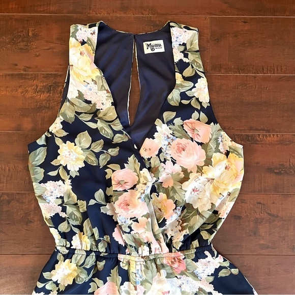 SHOW ME YOUR MUMU Floral Riri Romper Navy Cream Size Medium Surplice Neckine - Picture 5 of 13